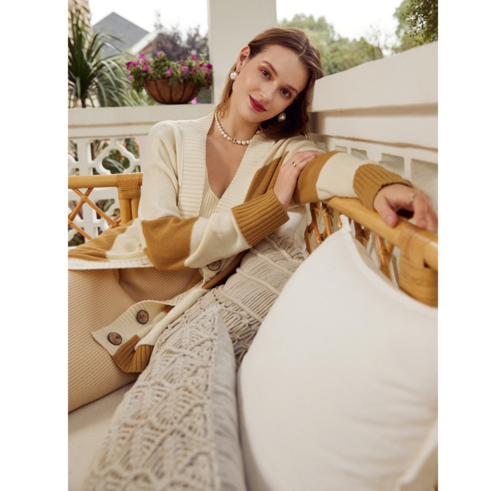 🎥 Colorblock Long V-Neck Cardigan with Pockets - Picture 12 of 17